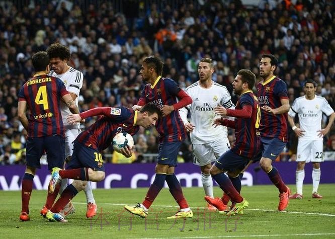 皇马被犯规59次对手2黄,巴萨被犯规53次对手13黄 皇马被犯规59次对手2黄,巴萨被犯规53次对手13黄