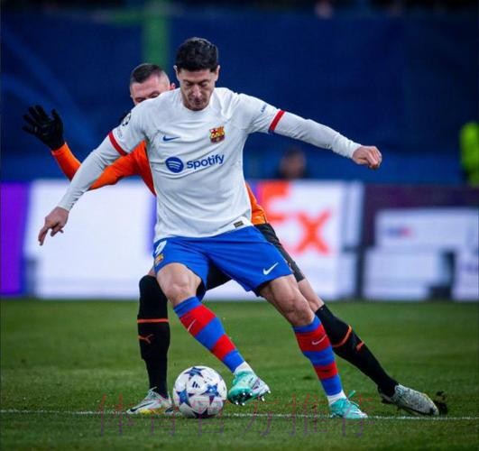 巴萨国家德比大名单:莱万京多安入选 佩德里在列 巴萨国家德比大名单:莱万京多安入选 佩德里在列